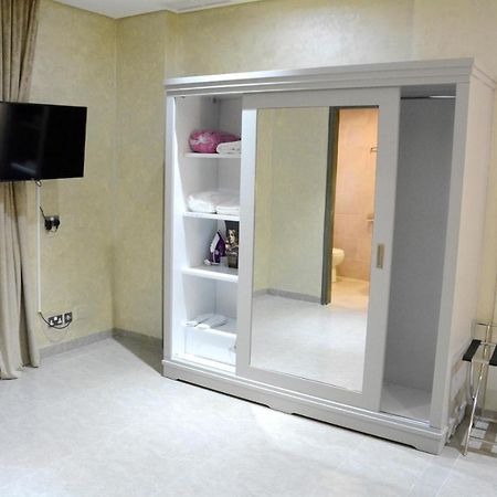 ذا فيفتى ايت السالمية Aparthotel Кувейт Екстериор снимка